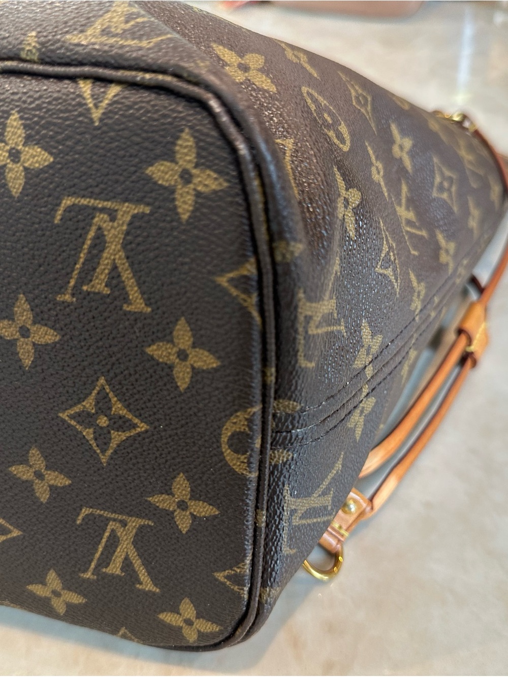 Louis Vuitton Monogram Canvas Tote in Brown with Tan Trim - Picture 7 of 16